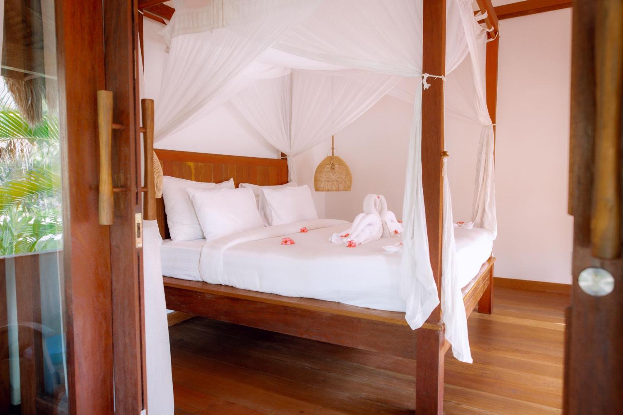 Island View Bar & Bungalow Gili Air Exterior photo