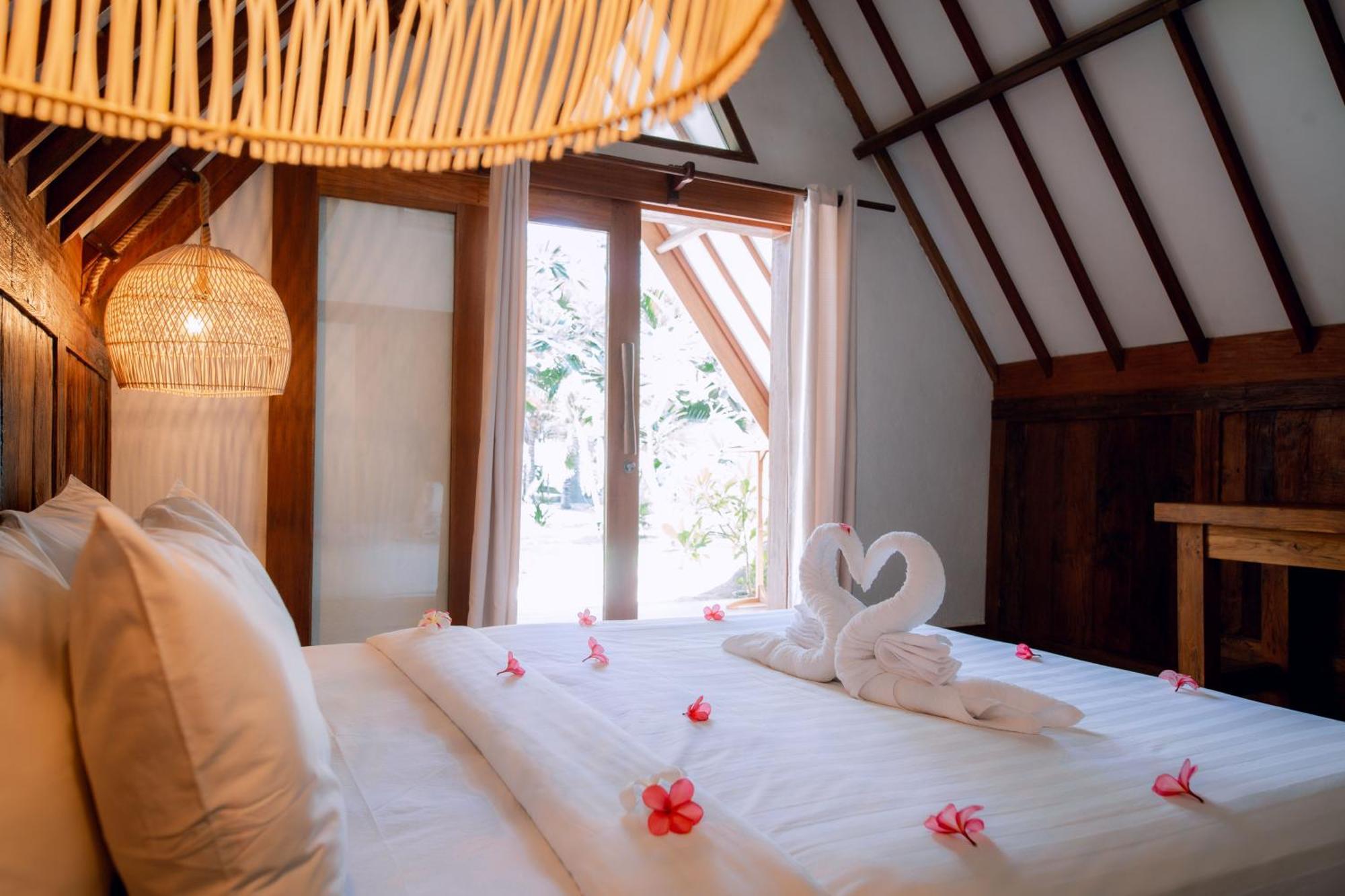 Island View Bar & Bungalow Gili Air Exterior photo