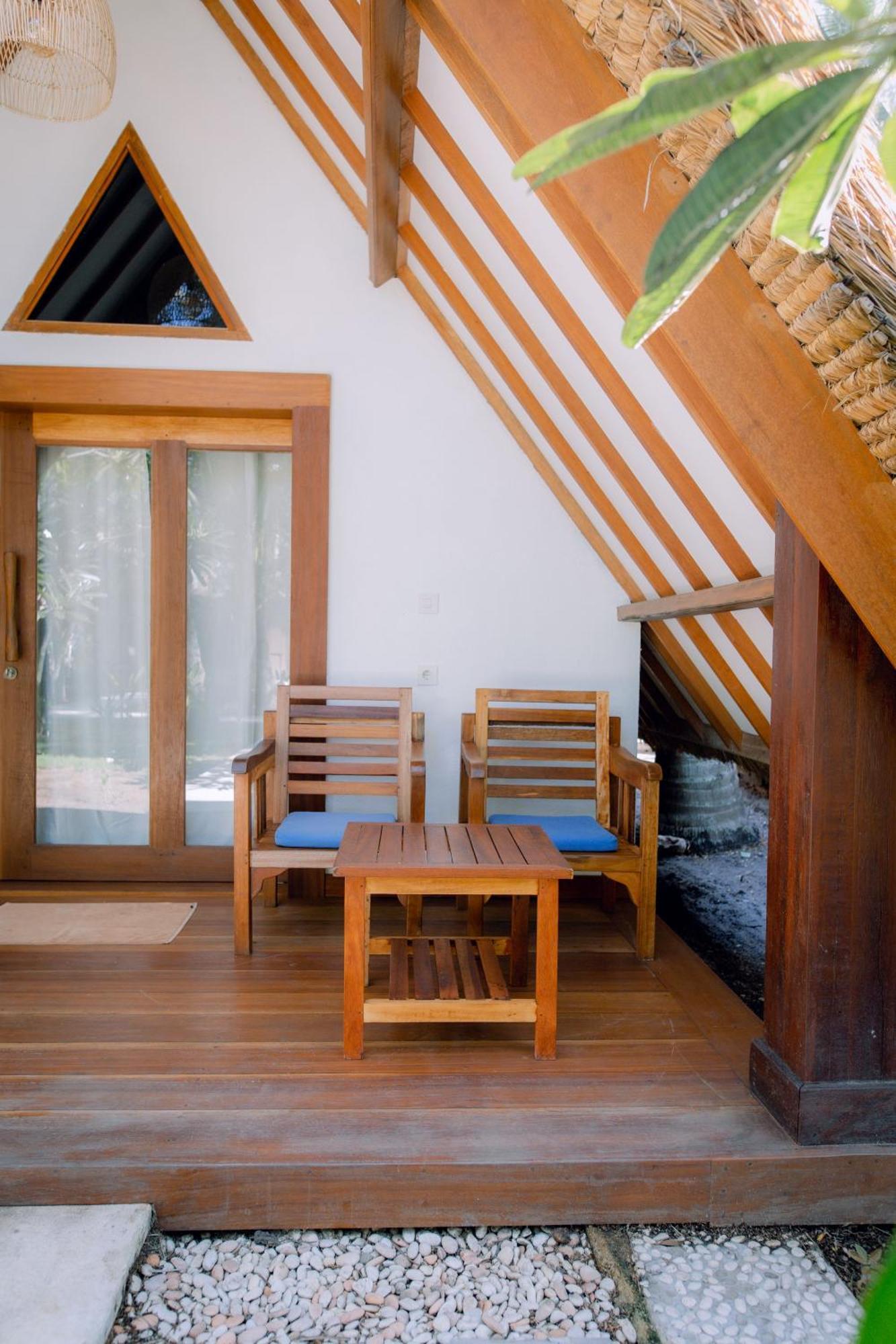 Island View Bar & Bungalow Gili Air Exterior photo