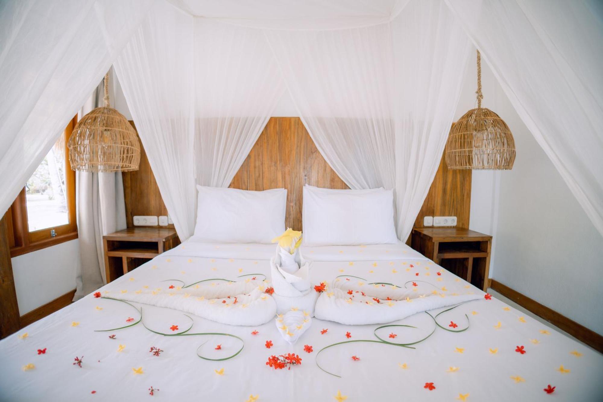 Island View Bar & Bungalow Gili Air Exterior photo