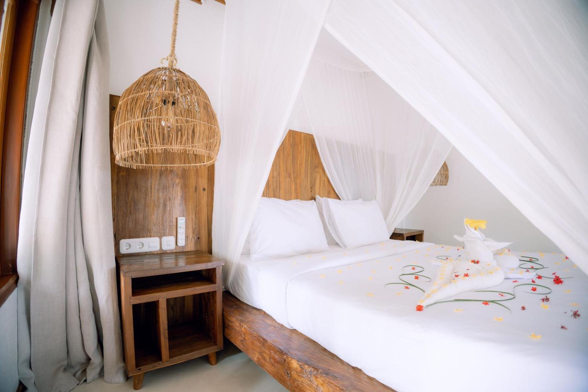 Island View Bar & Bungalow Gili Air Exterior photo