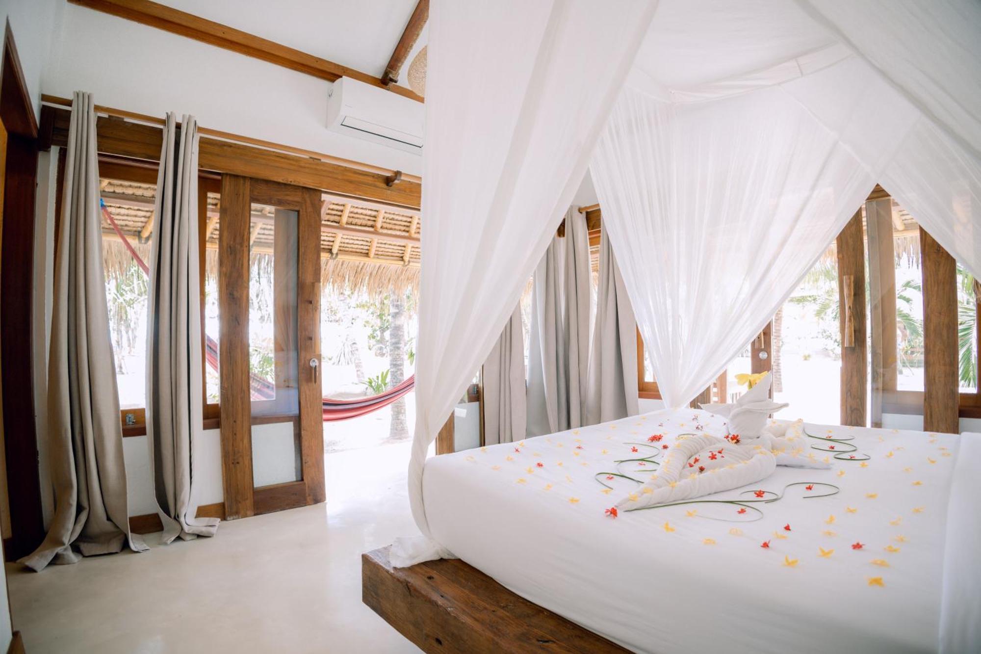 Island View Bar & Bungalow Gili Air Exterior photo