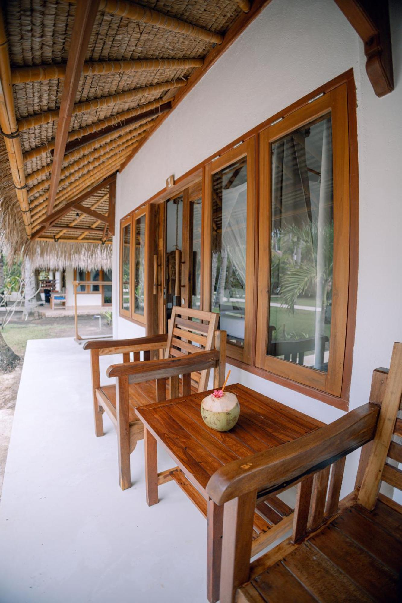 Island View Bar & Bungalow Gili Air Exterior photo